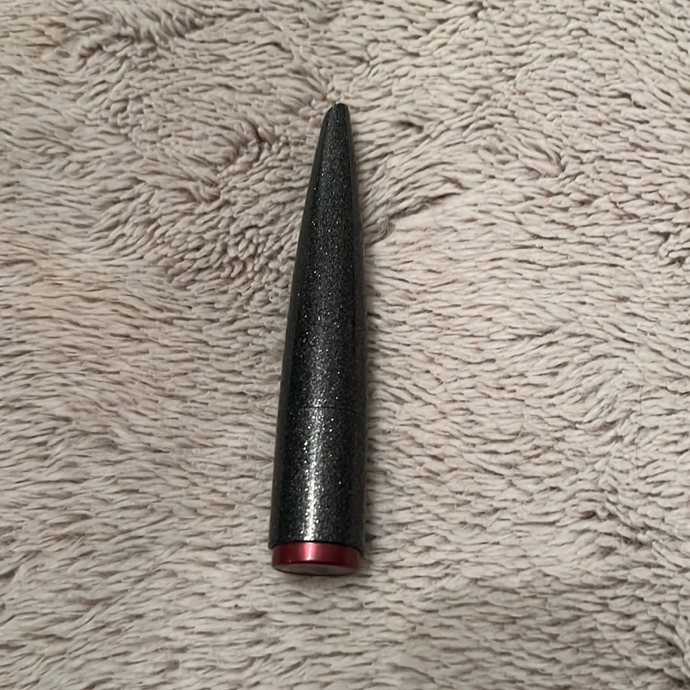 Lipstick - Picture 3 of 4